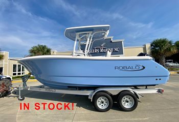 2024 Robalo R232 Ex Solid Steel Blue Boat